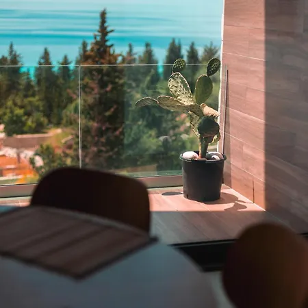 Escape By Form 3 Apartmán